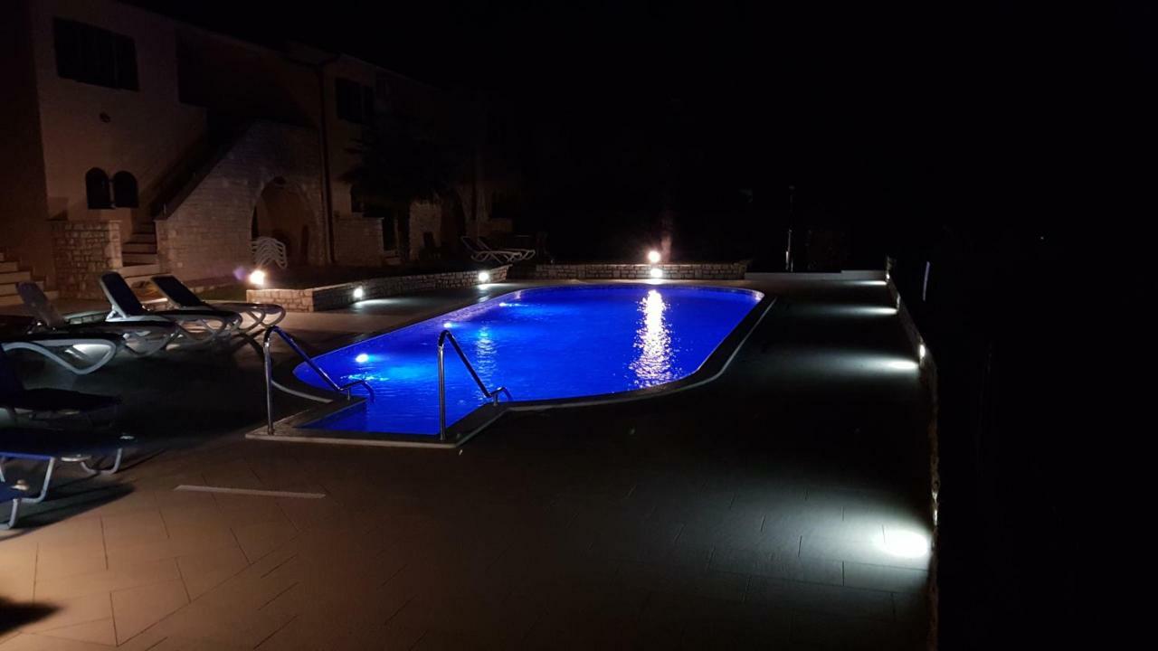 Holiday Home Marina Каштелир Экстерьер фото
